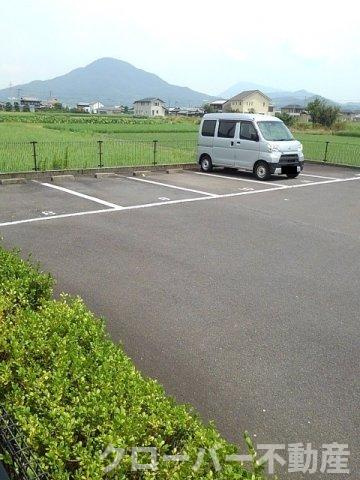 アンフィニの駐車場