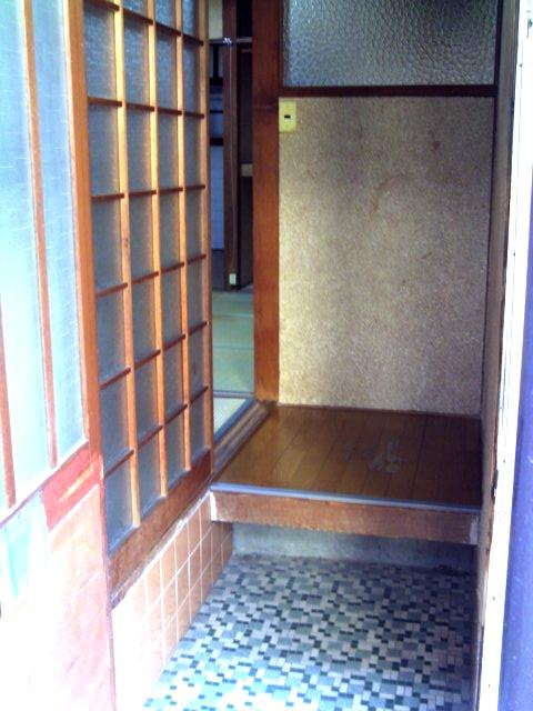 第二花丸荘の玄関