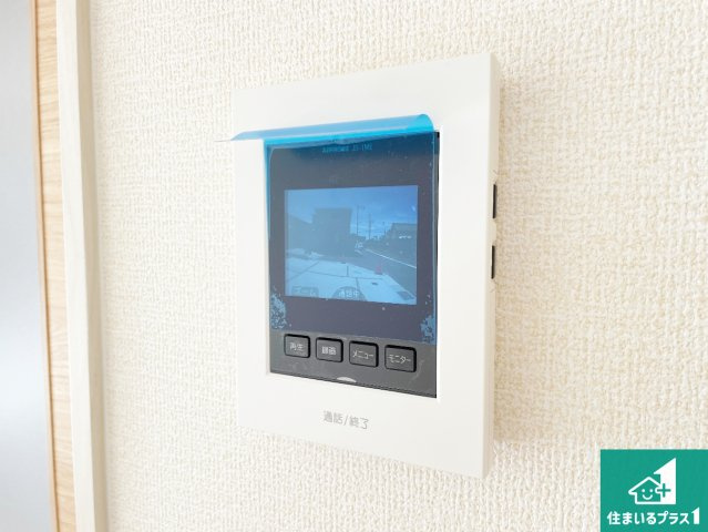 ●香芝市磯壁　第5期　新築一戸建ての防犯設備|カラーモニターインターホン！声だけでなく来訪者の姿や顔がモニターで確認できるので、小さなお子様がいらっしゃるご家庭でも安心できます！