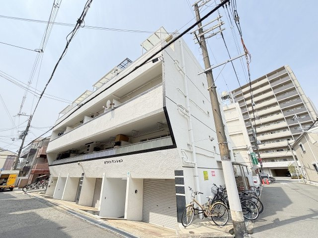 ホワイトマンションの外観