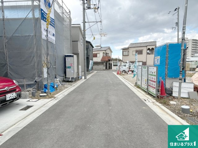 1(土)2(日)現地説明会！◆堺市中区福田　ラスト1邸の前面道路含む現地写真|周辺は閑静な住宅街！前面道路広々で車の出し入れも便利です。駐車が苦手な方でも安心して車庫入れできます！
