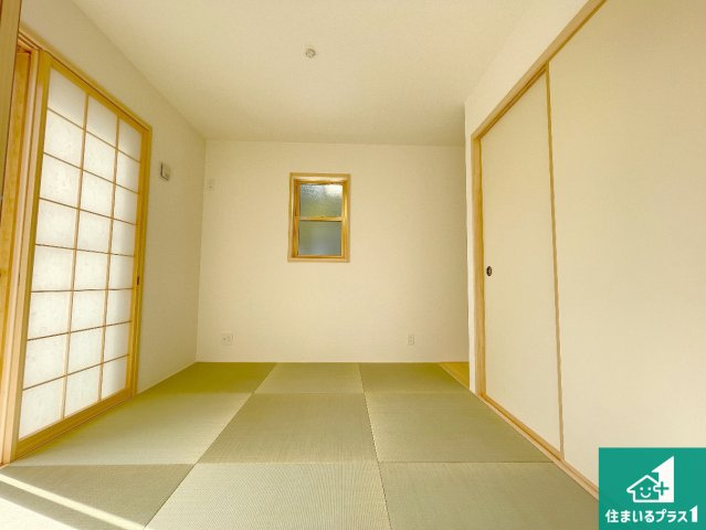 1(土)2(日)現地説明会　北葛城郡広陵町大野の和室|一室あると便利な和室は客間としてだけでなく、小さなお子様のプレイルームや食後のくつろぎスペースとしてもご利用いただけます。収納もついていますので大活躍間違いなし！