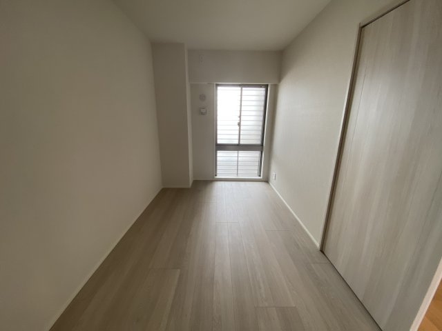 ブランシエラ那覇開南プレミストの洋室