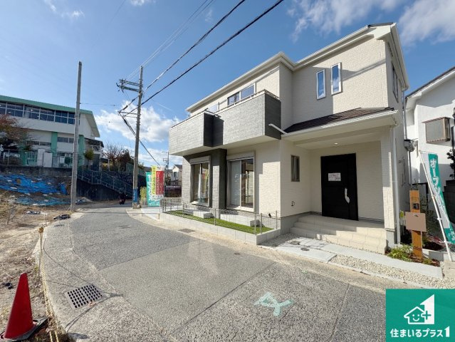 29日(土)30日(日)現地ご見学可能！　神戸市北区緑町　新築一戸建ての前面道路含む現地写真|周辺は閑静な住宅街！前面道路広々で車の出し入れも便利です。駐車が苦手な方でも安心して車庫入れできます！