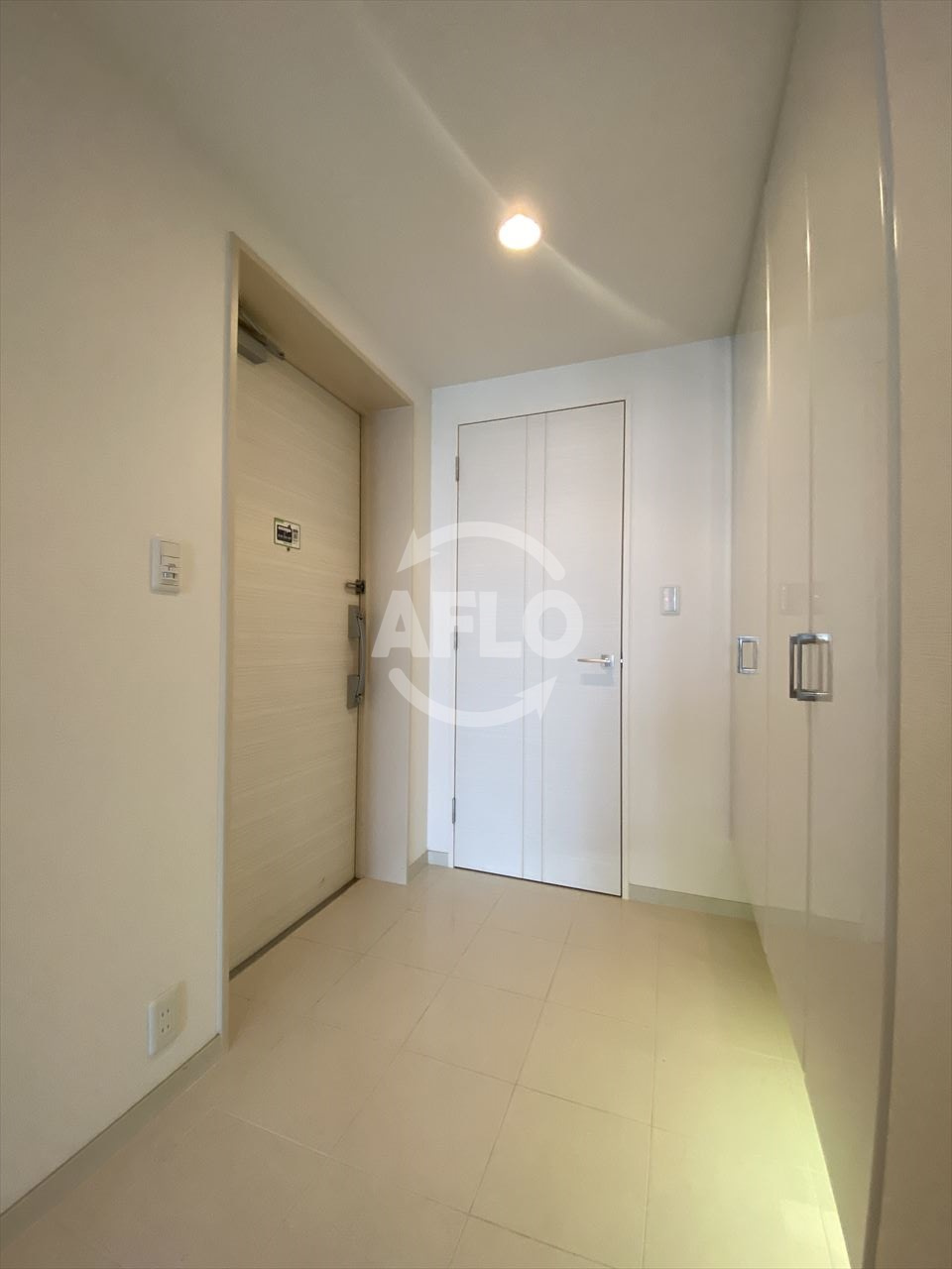 本町橋タワーの玄関|本町橋タワー　玄関