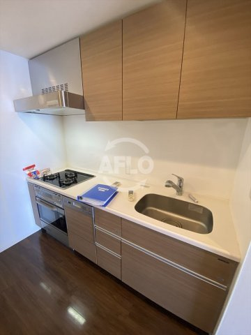 本町橋タワーのキッチン|本町橋タワー　3口ガスシステムキッチン