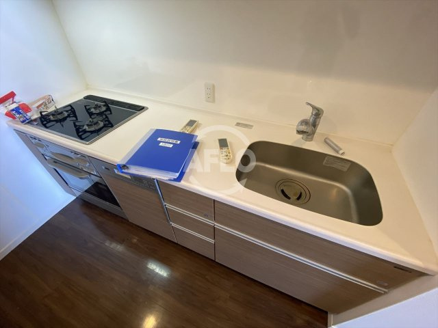 本町橋タワーのキッチン|本町橋タワー　3口ガスシステムキッチン