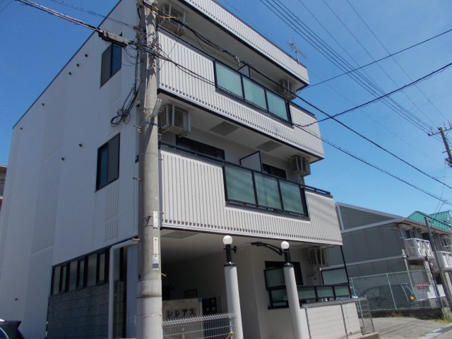 レジアスの外観