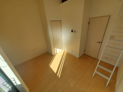 【居間・リビング】 | リラート美園 | こちらの居間で趣味の時間をお楽しみください