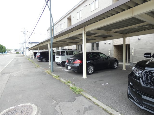 EAGLEⅩの駐車場