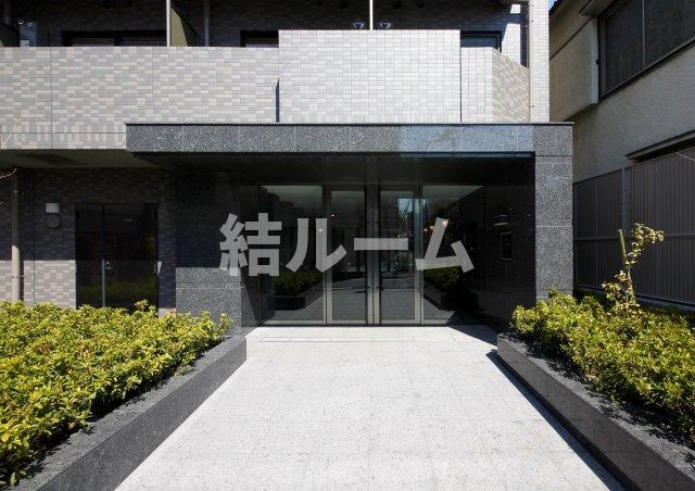 豊島区高田２丁目の賃貸マンションのエントランス