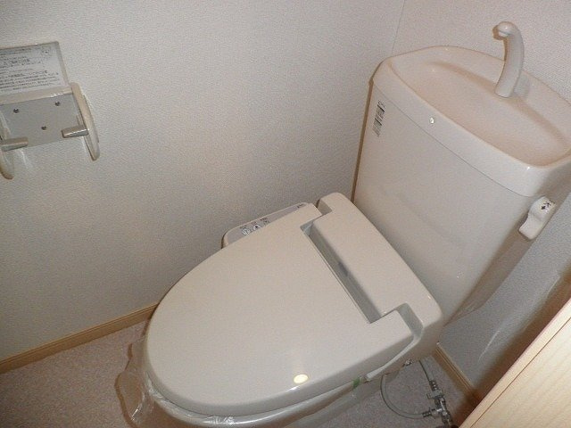 ヴィラ　カルム　Ａのトイレ|トイレもきれいです