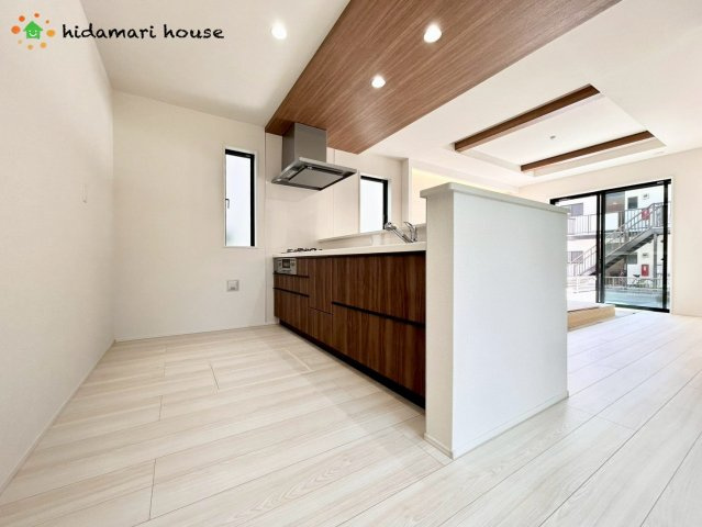 鴻巣市吹上本町3期　新築戸建　グラファーレ02　のキッチン
