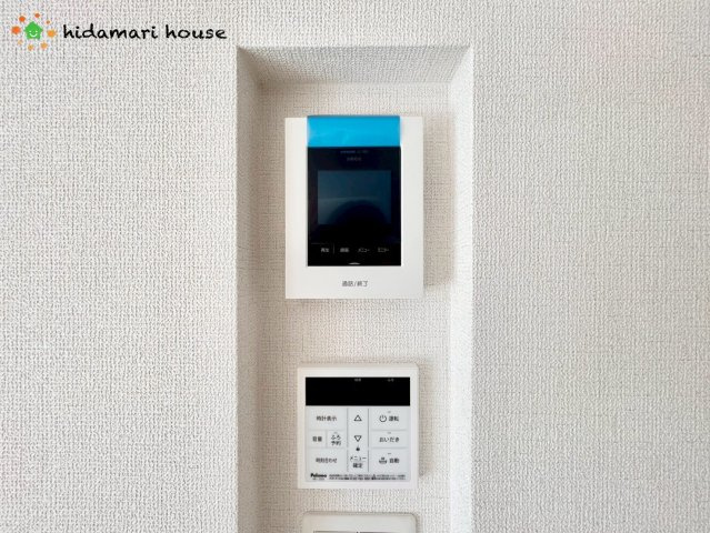 鴻巣市吹上本町3期　新築戸建　グラファーレ02　のセキュリティ|下は給湯器パネル