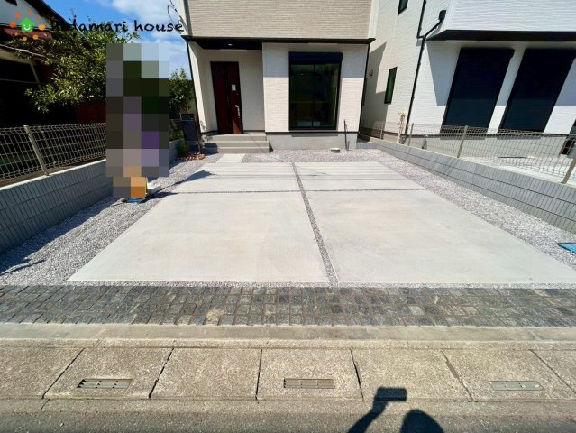 鴻巣市吹上本町3期　新築戸建　グラファーレ02　の駐車場