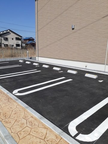 イーストサイド８７の駐車場|駐車場に車を止められます