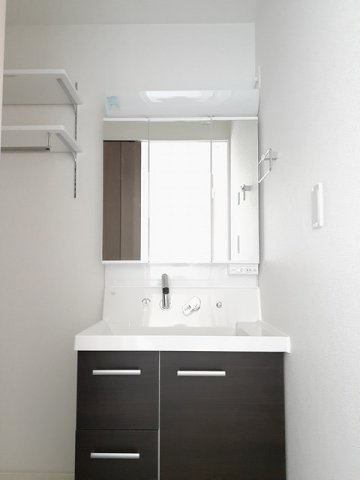 イーストサイド８７の独立洗面台|スペースが確保できる洗面所です