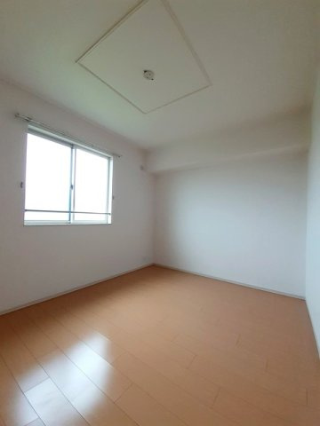 内装は落ち着いています