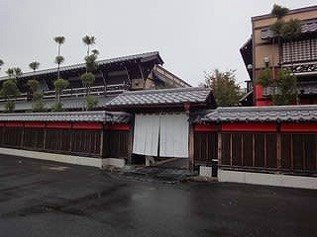いっちょう上里店まで1300m
