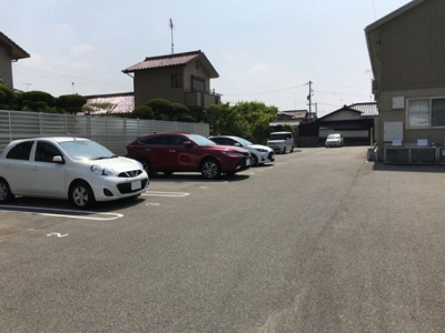 【駐車場】 | フェリックス小串 | 車をお持ちの方に嬉しい駐車場付きの物件です