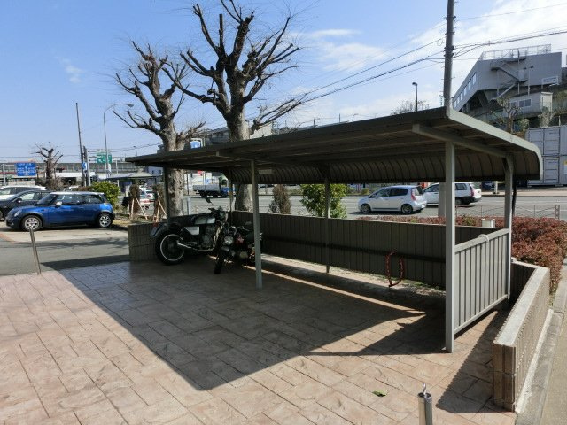 サニーフラット三ツ沢のその他共用部分|サニーフラット三ツ沢　バイク置場