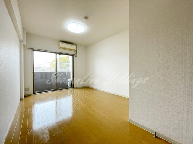 レイシャント鵠沼の洋室