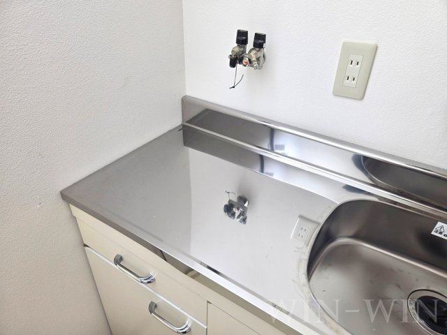 ビクトワールソレイユのキッチン|イメージ（同建物内別部屋の写真です）