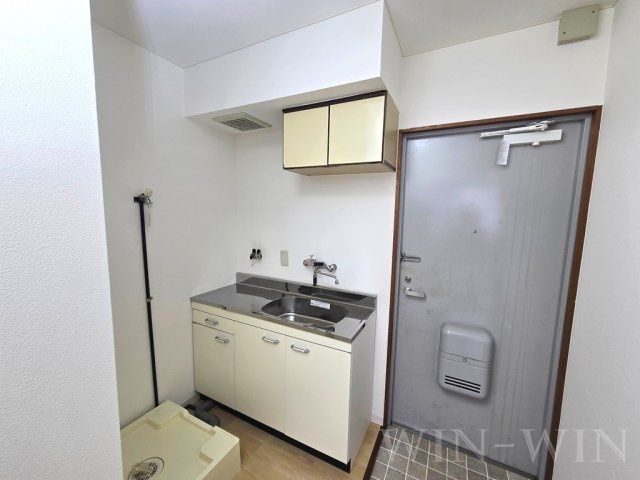 ビクトワールソレイユのキッチン|イメージ（同建物内別部屋の写真です）