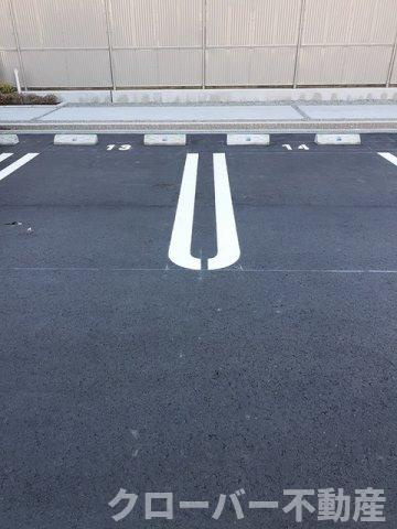 ライラック柞田の駐車場