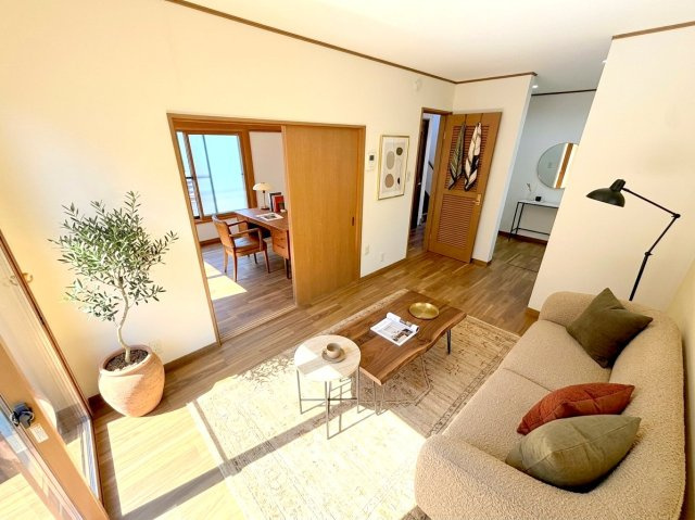 青梅市河辺町７丁目の中古一戸建の居間・リビング