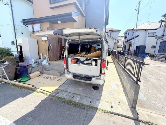 青梅市河辺町７丁目の中古一戸建の駐車場