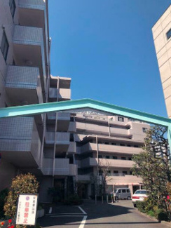 【エントランス】 | 落ち着いたエントランスです