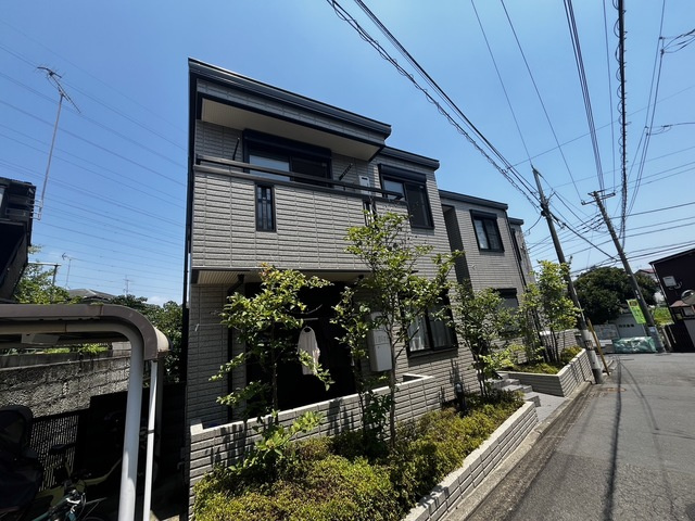 メゾンカルミアの外観