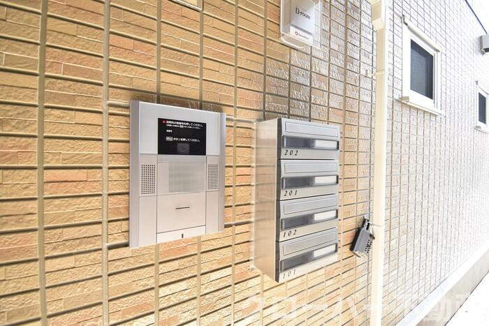 メゾン室町のエントランス|オートロック・郵便ポスト