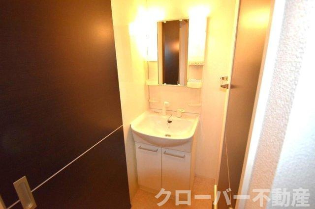 メゾン室町の独立洗面台|洗髪洗面化粧台
