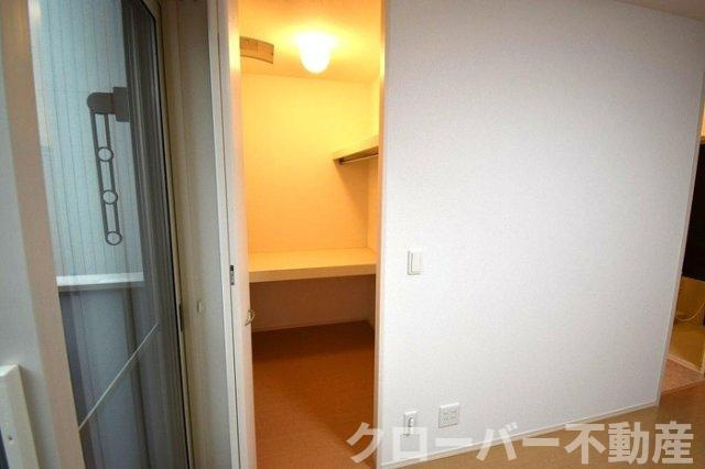 メゾン室町の収納|ウォークインクローゼット