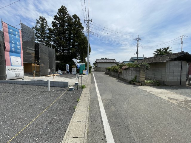 新築戸建・新築建売　太田市新田大根町第2　綿打小学校・綿打中学校の前面道路含む現地写真