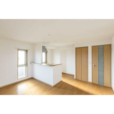 茅ヶ崎市東海岸北４丁目の賃貸マンションの居間・リビング