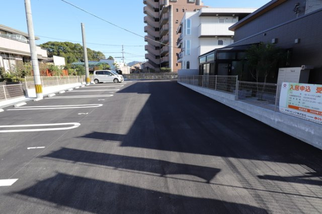 ALPHA四季の駐車場|カースペースがあります