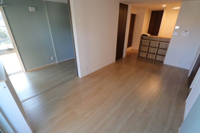 ALPHA四季の居間・リビング|こちらのリビングで趣味の時間をお楽しみください