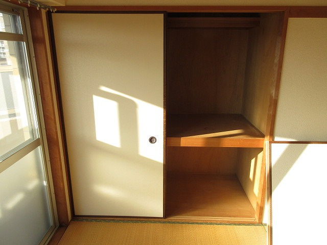吹田市長野西の賃貸マンションの収納