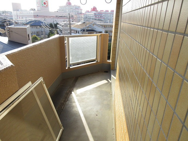 吹田市長野西の賃貸マンションのバルコニー