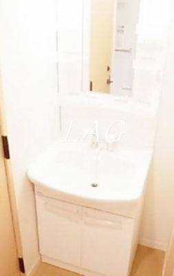 【洗面所】 | オランジェ | 洗面台です。