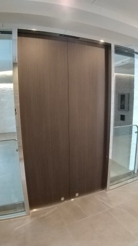 JU TOWER FRONT 両国のエントランス