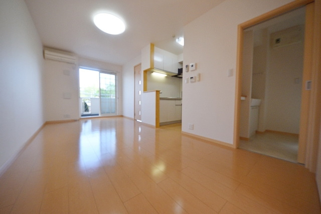 ソレイユ　ブランの居間・リビング|他室参考写真