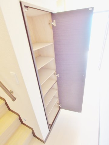 レオネクストバーサトル坂南の収納