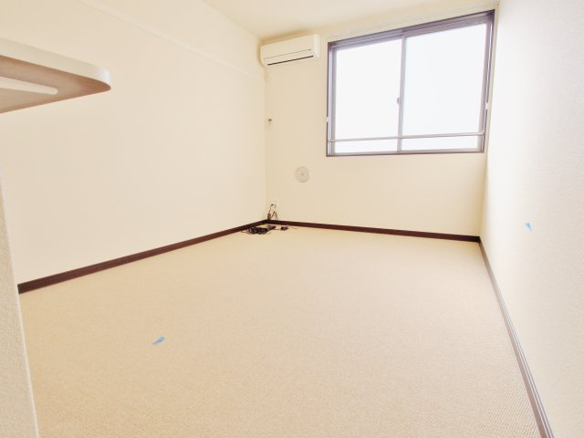 レオネクストバーサトル坂南の居間・リビング