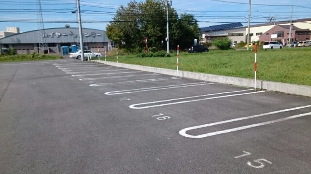 シュティールＢの駐車場|車をお持ちの方に嬉しい駐車場付きの物件です