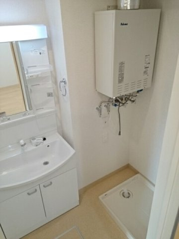 ヴィラ　ハピネスの洗面所|忙しい朝には欠かせない洗面所です