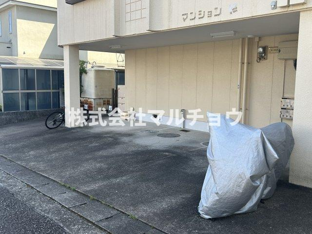 Hills朝日ヶ丘の駐車場